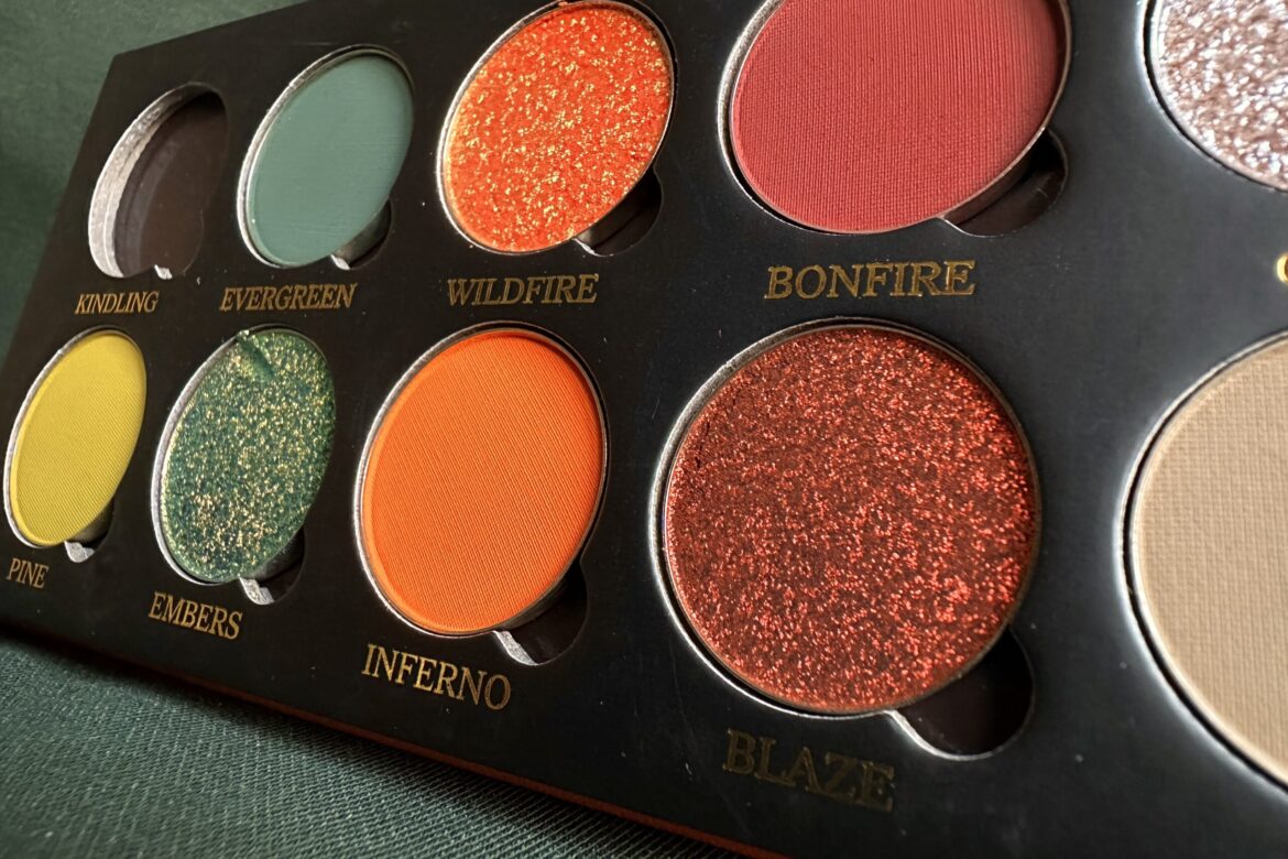 Bonfire oogschaduw palette van Glaminatrix Cosmetics
